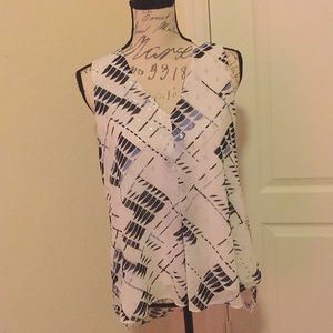 White House Black Market top 😀